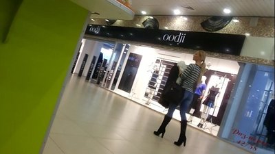 Malvarmeta ido en la superbazaro.