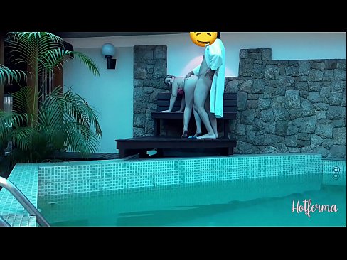 ❤️ Estro invitas servistinon al la naĝejo, sed ne povis rezisti varmegon ☑ Belega porno ĉe eo.teatroporno.ru ❌