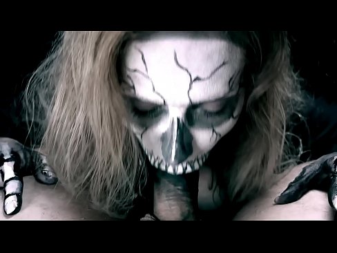 ❤️ Demona knabino suĉanta kokon per sia nigra buŝo kaj glutante kumon. ☑ Belega porno ĉe eo.teatroporno.ru ❌